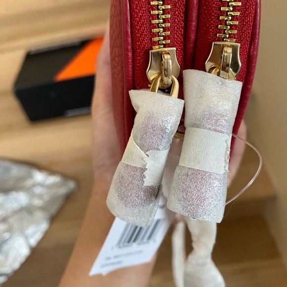 Coach Crossbody Bag with Chain Strap - Picture 3 of 4